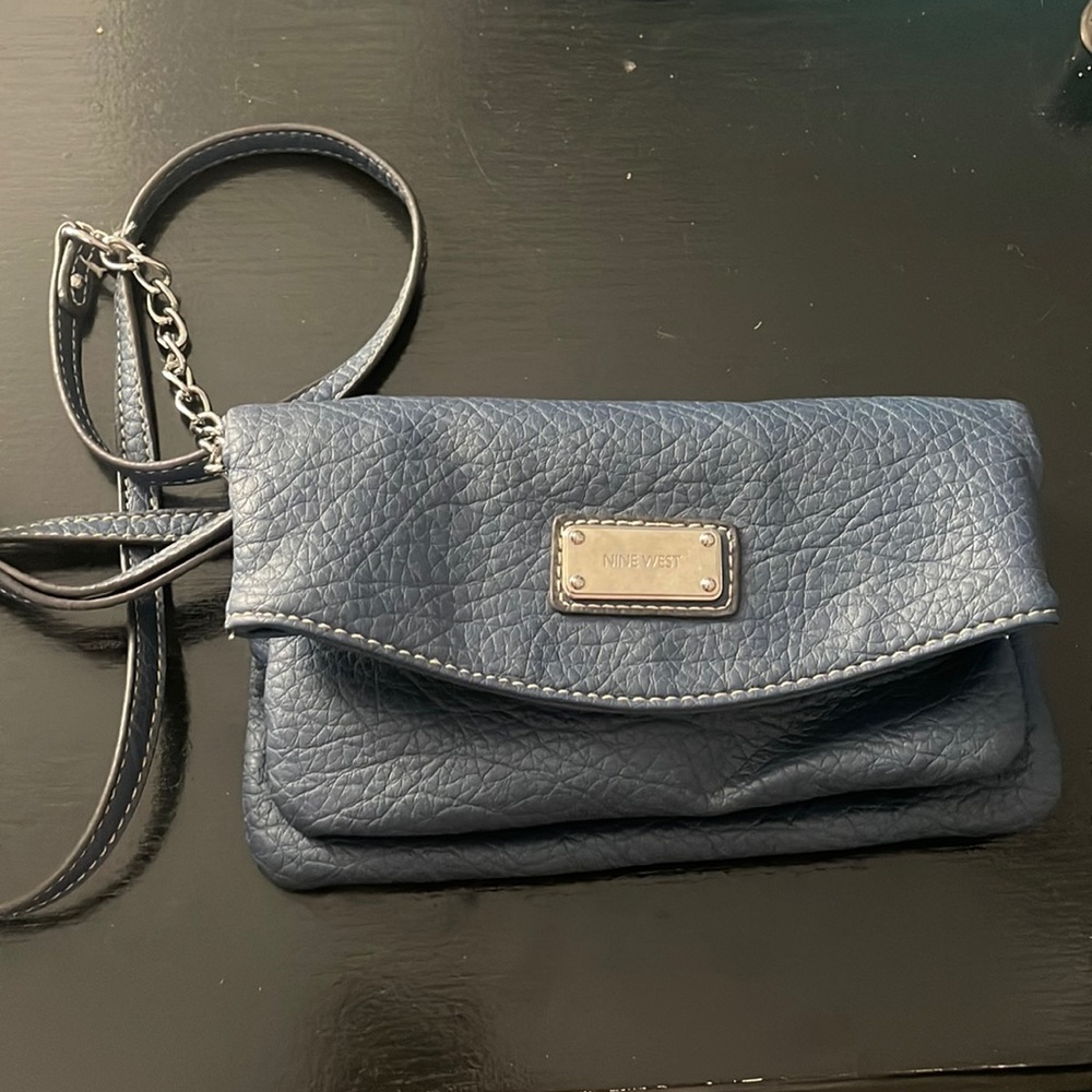 Nine West Crossbody blue. Converts to a wristlet. Leather.